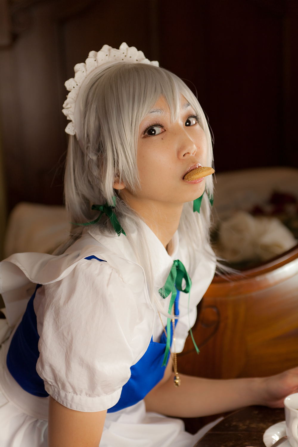 cosplay美女套图 c77 Sakuya Izayoi　白丝假发扮相(1)
